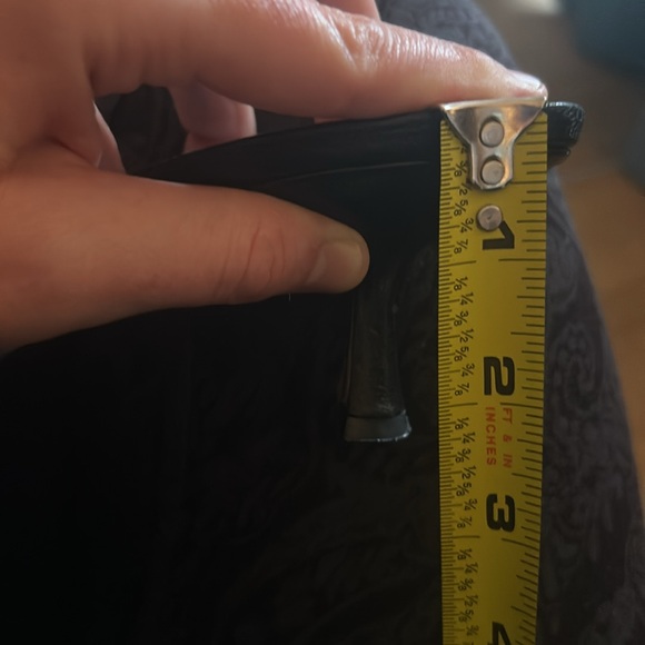 Cynthia Rowley Black Pointy Kitten Heels - Picture 7 of 7